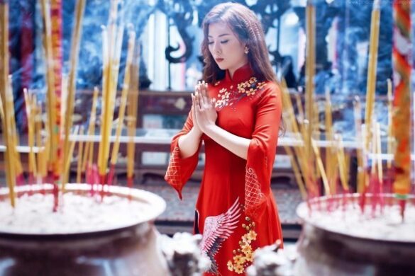 Nguồn gốc của phong tục thắp nhang