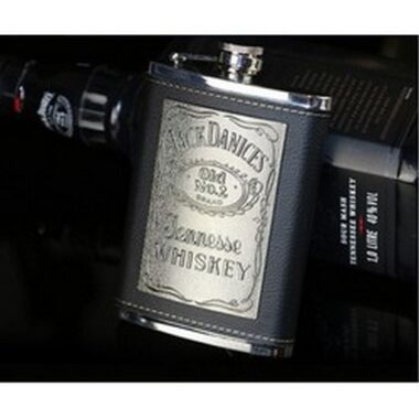 Bình đựng rượu độc lạ