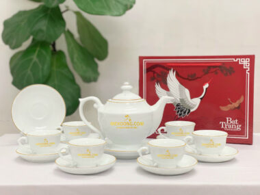 Bộ ấm trà Bát Tràng đèn thần chỉ vàng