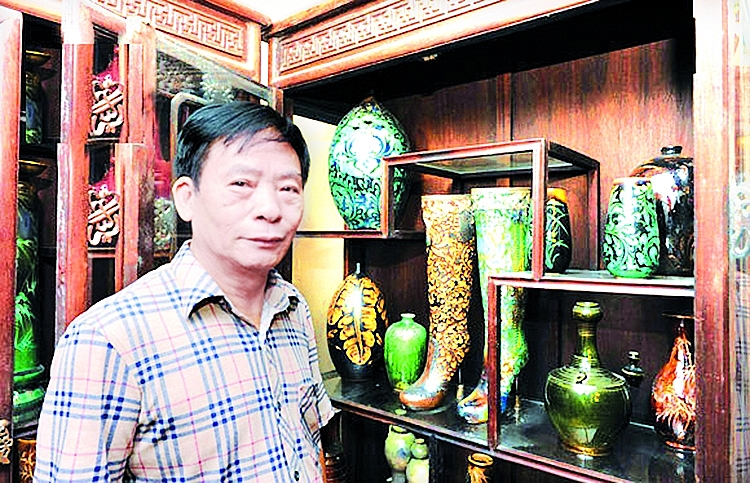 Nghệ nhân Vũ Đức Thắng  người mang “Hồn đất Việt”  về gốm sứ