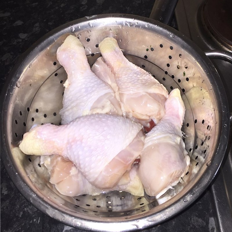 Bước 1: Sơ chế thịt gà