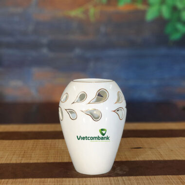 Bình hoa in logo Vietcombank Bank giá rẻ BHILGMK9