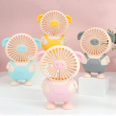 Quà tặng Công Nghệ Quạt tich điện cầm tay hình con heo
