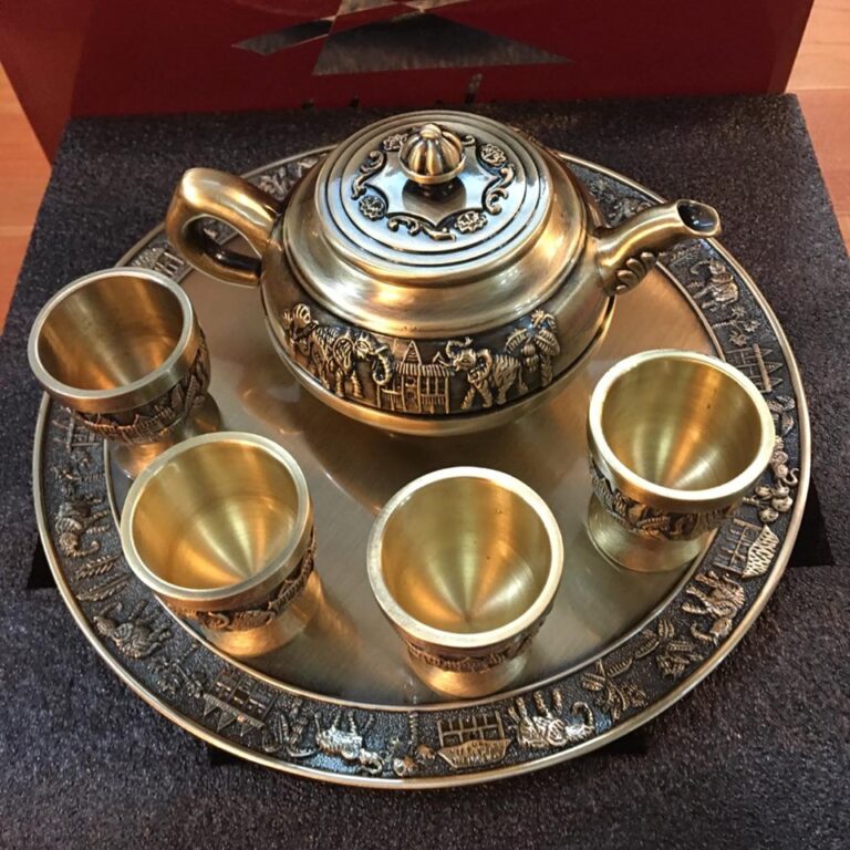 Tách trà và khay đựng