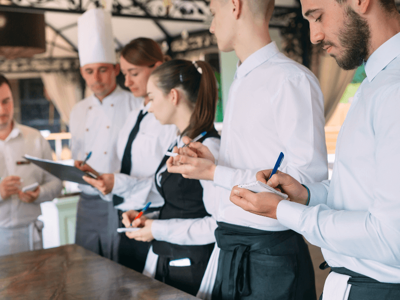 quan ly nha hang hinh anh 800x600 11 Tạo dựng môi trường làm việc chuyên nghiệp