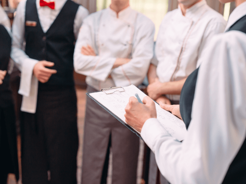 quan ly nha hang hinh anh 800x600 3 Cạnh tranh gay gắt (High Competition)