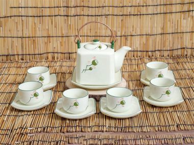 Bộ Ấm Trà Bát Tràng Hoa Lá Men Kem chính hãng