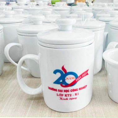 Cốc Sứ Lọc Trà Có Nắp In Logo Quà Tặng Công Sở