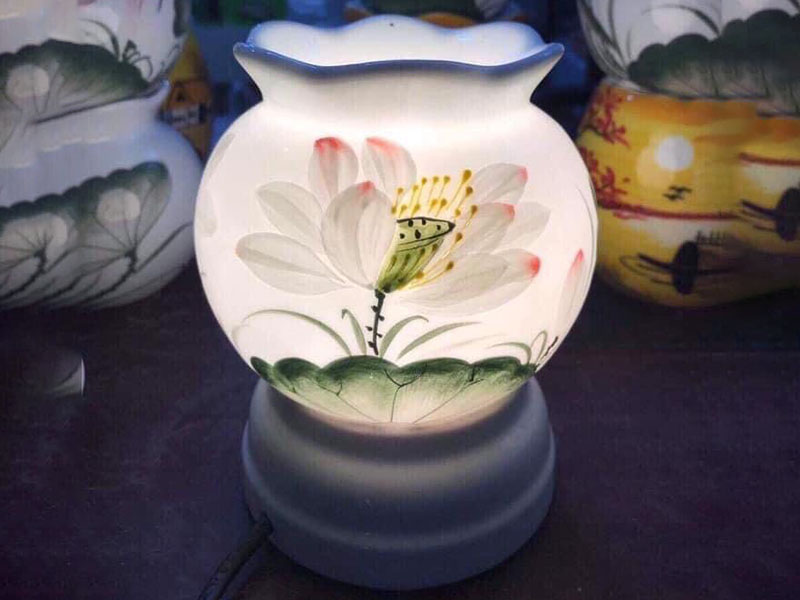 DEN LON MIENG LUON SEN TRANG H16XR13 165K 1 Đèn Xông Tinh Dầu Size Lớn Miệng Lượn - Hoa Sen Trắng chính hãng