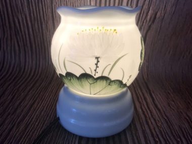 Đèn Xông Tinh Dầu Size Lớn Miệng Lượn - Sen Trắng giá tốt