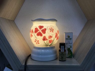Đèn Xông Tinh Dầu Size Lớn Miệng Lượn-Cỏ 4 Lá đẹp
