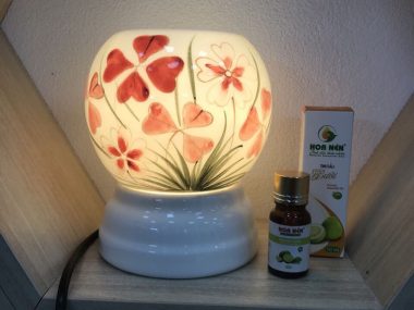 Đèn Xông Tinh Dầu Size Lớn Miệng Tròn- Cỏ 4 Lá giá tốt