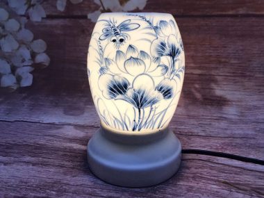 Đèn Xông Tinh Dầu Bát Tràng Dáng Xoài- Hoa Sen chính hãng