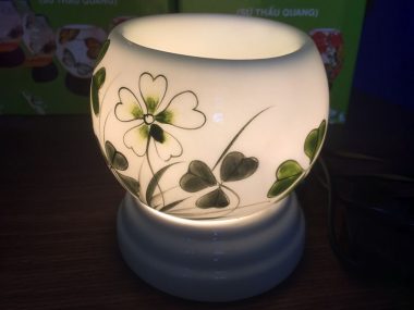 Đèn Xông Tinh Dầu Bát Tràng Miệng Tròn Cỏ 4 Lá giá tốt