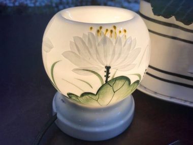 Đèn Xông Tinh Dầu Bát Tràng Miệng Tròn Hoa Sen S2 chính hãng