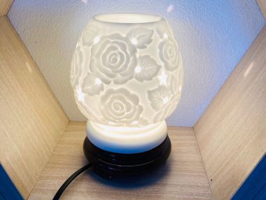 Đèn Xông Tinh Dầu Bát Tràng Nổi - Hoa Hồng sang trọng