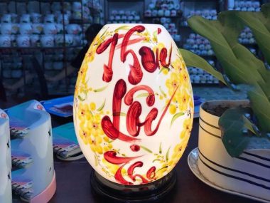 Đèn Xông Tinh Dầu Bát Tràng Dáng Trứng Phúc Lộc Thọ sang trọng