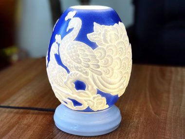 Đèn Xông Tinh Dầu Dáng Trứng Nổi Chim Công Màu Xanh Dương ưa chuộng