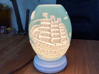 Đèn Xông Tinh Dầu Dáng Trứng Nổi Thuận Buồm Màu Xanh giá rẻ