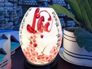 Đèn Xông Tinh Dầu Bát Tràng Thư Pháp Lộc đẹp