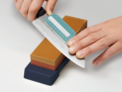 Hướng dẫn Mài Dao Inox bằng Đá Mài: Kỹ thuật “Hồi sinh” Độ Sắc Bén Chuẩn Bếp Trưởng