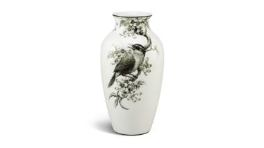 Bình hoa Minh Long 27 cm - Họa Mi Và Hoa Bưởi - Trắng Đen