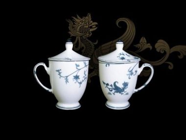 Ca trà sứ Minh Long + Nắp 0,3 L Lạc Hồng